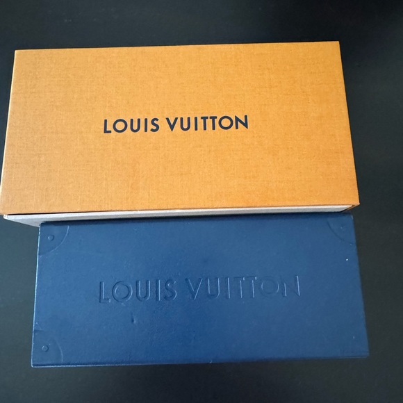 Louis Vuitton Cat Eye Sunglasses - Picture 16 of 16